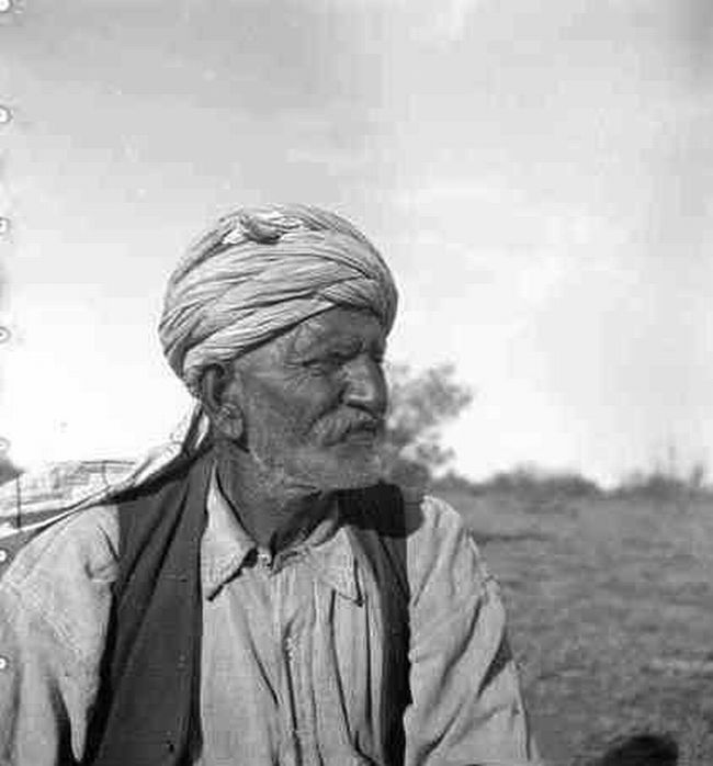 Broken Hill Mosque | Indian Press An elderly Afghan camel driver, Mahomed Usef, stands in front of the Broken Hill Mosque in 1935, showcasing Australia's.
