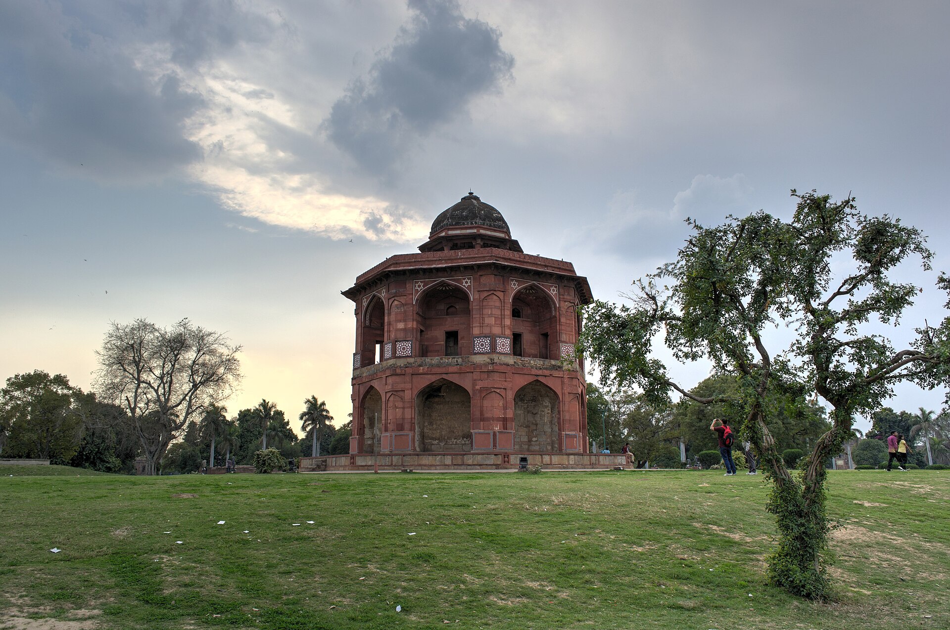 Isa Khan's Tomb | Indian Press Isa Khan’s tomb stands within Humayun’s Garden in Delhi, India, a historical site.